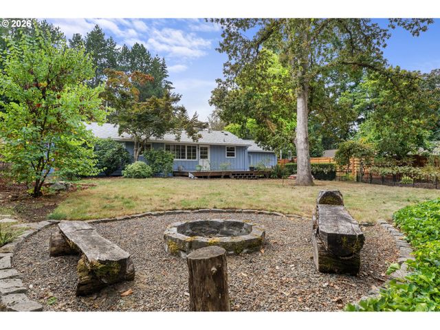 9125 Sw GARDEN HOME Rd, Portland, OR 97223