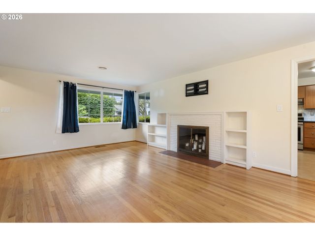9125 Sw GARDEN HOME Rd, Portland, OR 97223