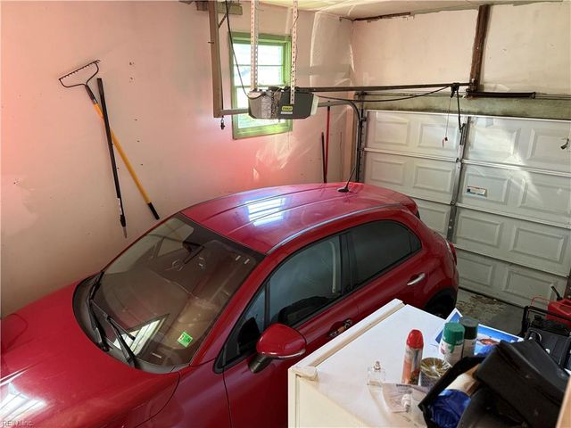 1100 Aberdeen RD, Hampton, VA 23666