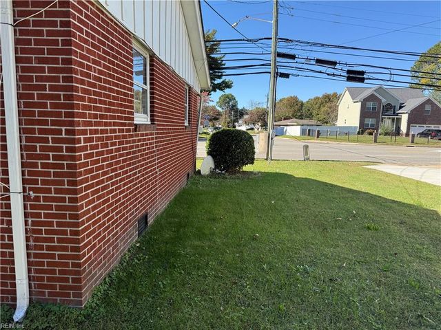 1100 Aberdeen RD, Hampton, VA 23666