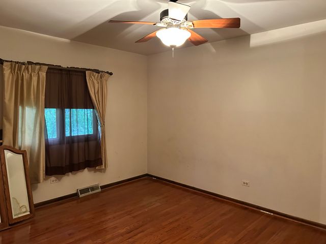 532 S Blackstone Avenue, Glenwood, IL 60425