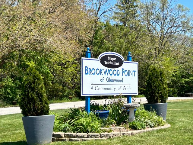 532 S Blackstone Avenue, Glenwood, IL 60425