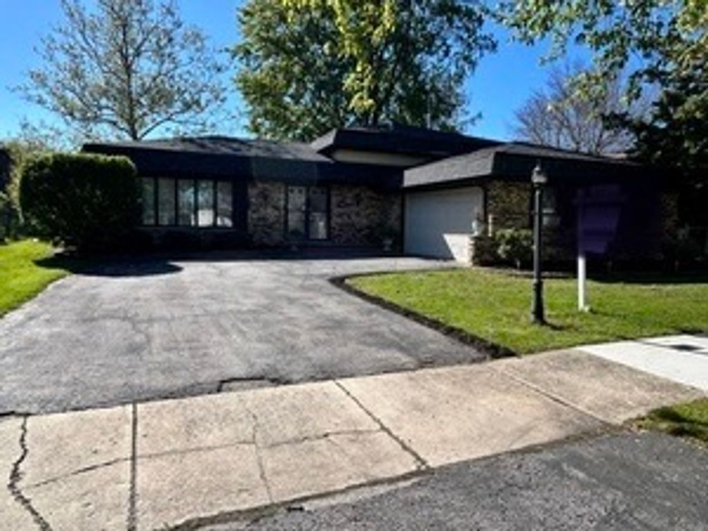532 S Blackstone Avenue, Glenwood, IL 60425