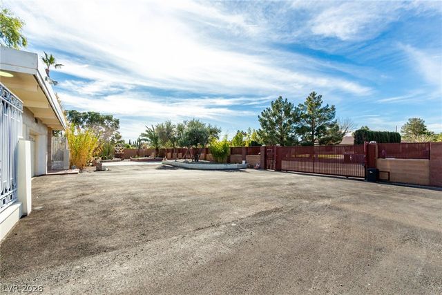 2940 South Bronco Street, Las Vegas, NV 89146