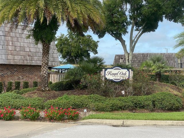 1004 ROYAL OAK BOULEVARD, Leesburg, FL 34748