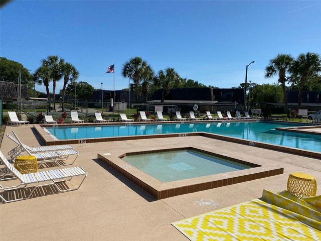 1004 ROYAL OAK BOULEVARD, Leesburg, FL 34748