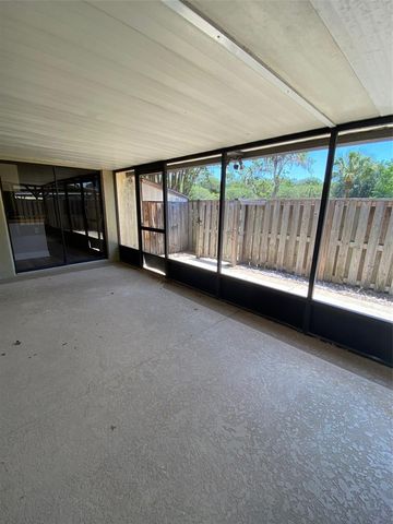 1004 ROYAL OAK BOULEVARD, Leesburg, FL 34748