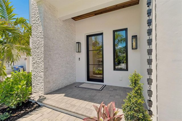 3605 W KENSINGTON AVENUE, Tampa, FL 33629