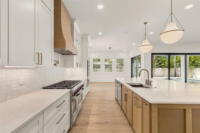 3605 W KENSINGTON AVENUE, Tampa, FL 33629