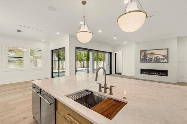 3605 W KENSINGTON AVENUE, Tampa, FL 33629
