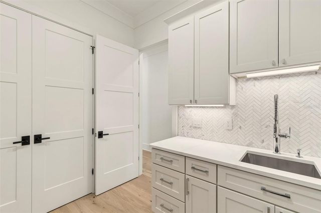 3605 W KENSINGTON AVENUE, Tampa, FL 33629