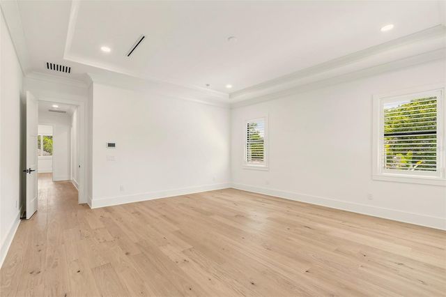 3605 W KENSINGTON AVENUE, Tampa, FL 33629
