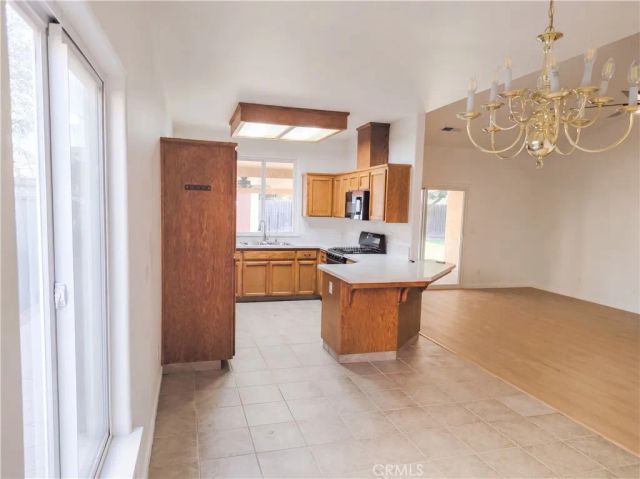 5333 W Norwich, Fresno, CA 93722