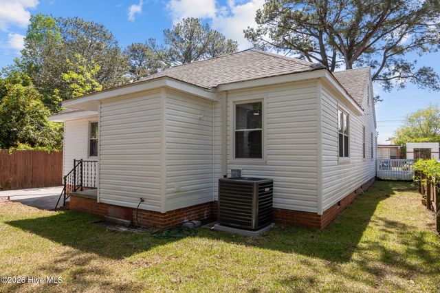 400 Warlick Street, Jacksonville, NC 28540