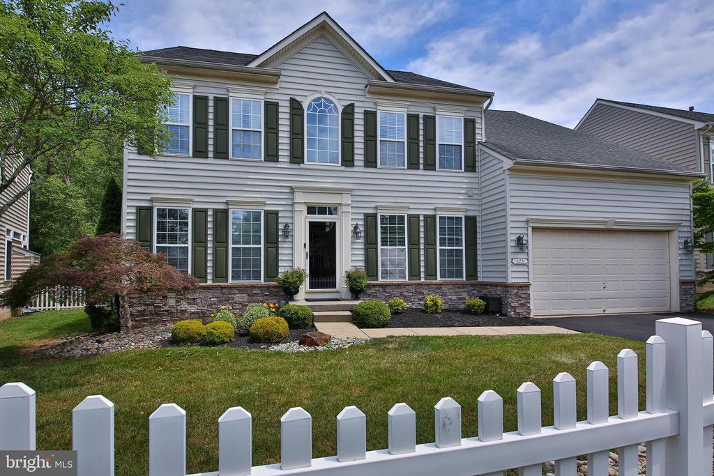 273 BARNHILL RD, Perkasie, PA 18944