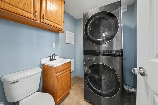 1040 Mayer Road, Kimball Twp, MI 48074