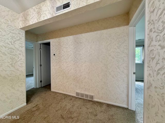 2704 Westcastle Drive, 4, Toledo, OH 43615