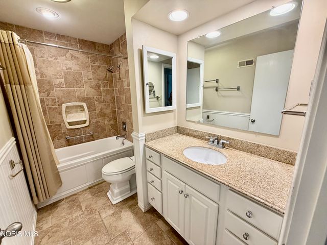 2704 Westcastle Drive, 4, Toledo, OH 43615