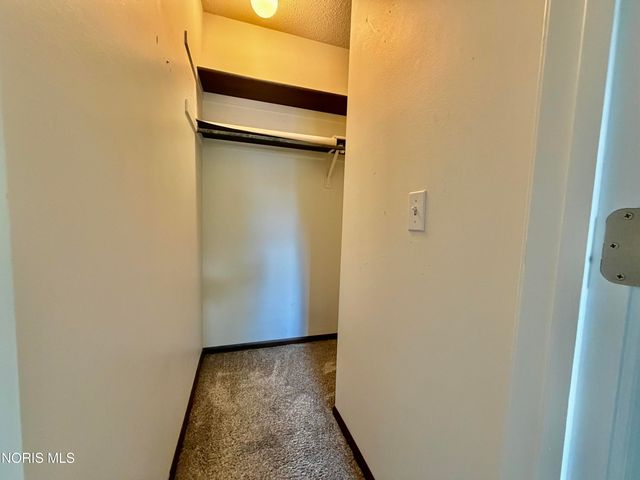 2704 Westcastle Drive, 4, Toledo, OH 43615