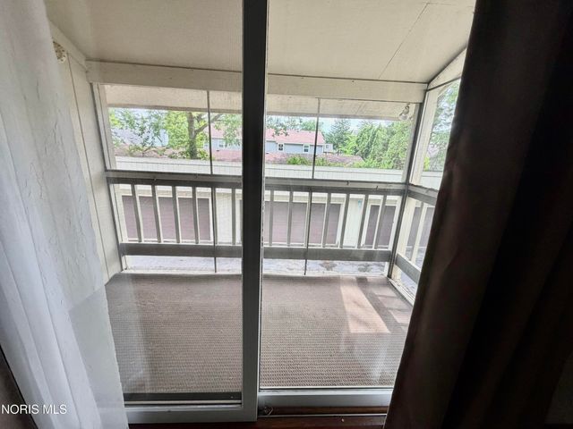 2704 Westcastle Drive, 4, Toledo, OH 43615