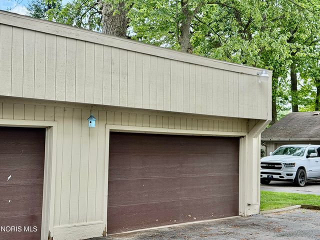 2704 Westcastle Drive, 4, Toledo, OH 43615