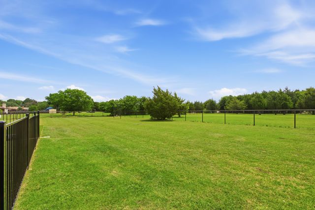 1413 Lariat Circle, Oak Leaf, TX 75154