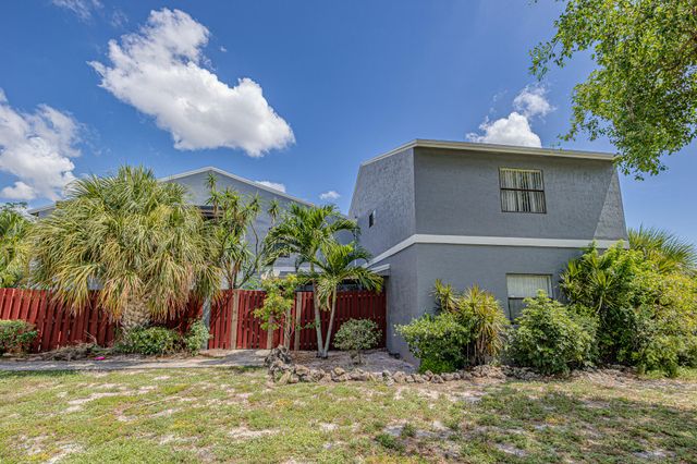 7 CROSSINGS Circle C, Boynton Beach, FL 33435