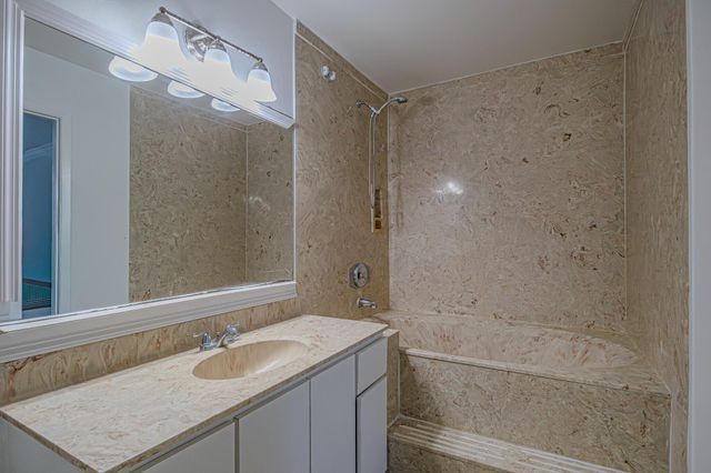7 CROSSINGS Circle C, Boynton Beach, FL 33435