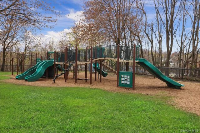 55 Mckinley Avenue D2-3, White Plains, NY 10606