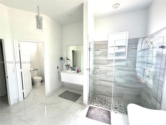 16747 NW 10th Street, Pembroke Pines, FL 33028