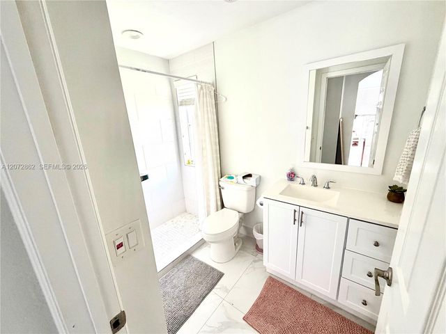 16747 NW 10th Street, Pembroke Pines, FL 33028