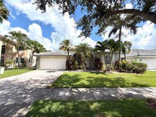 16747 NW 10th Street, Pembroke Pines, FL 33028