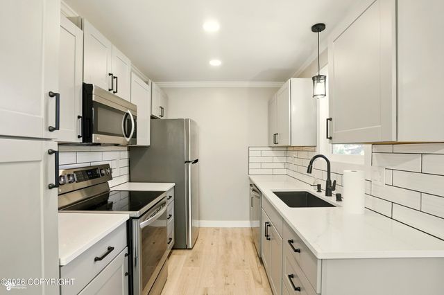 7515 E 20th Avenue, Anchorage, AK 99504