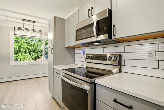 7515 E 20th Avenue, Anchorage, AK 99504