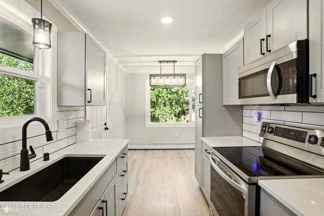 7515 E 20th Avenue, Anchorage, AK 99504