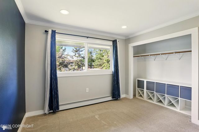 7515 E 20th Avenue, Anchorage, AK 99504