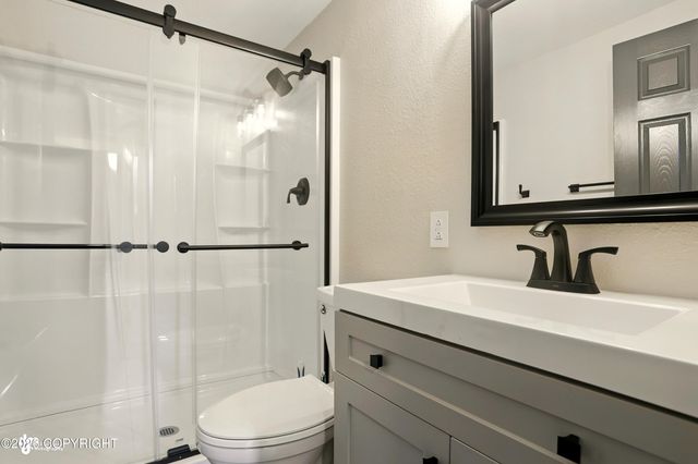 7515 E 20th Avenue, Anchorage, AK 99504