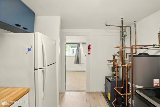 7515 E 20th Avenue, Anchorage, AK 99504