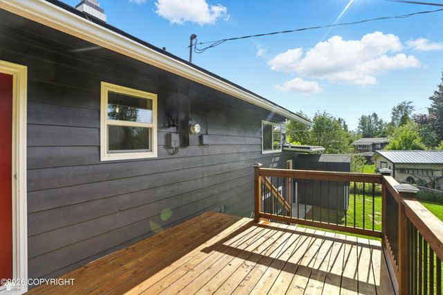 7515 E 20th Avenue, Anchorage, AK 99504