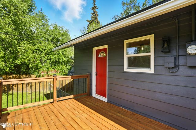 7515 E 20th Avenue, Anchorage, AK 99504