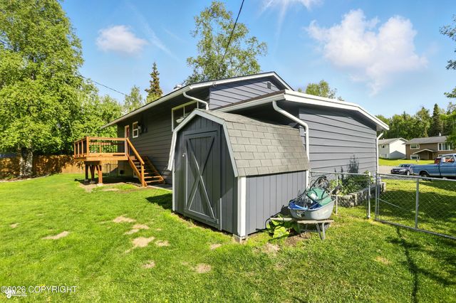 7515 E 20th Avenue, Anchorage, AK 99504