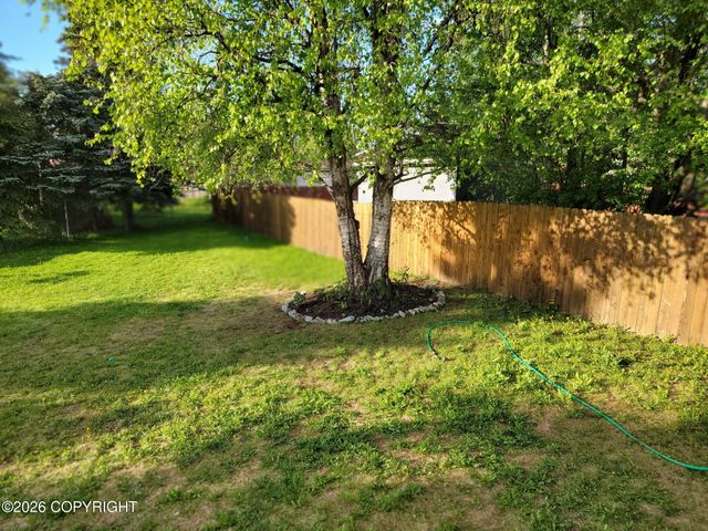 7515 E 20th Avenue, Anchorage, AK 99504