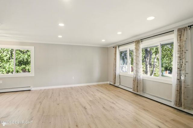 7515 E 20th Avenue, Anchorage, AK 99504