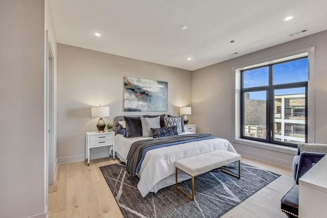 1317 N Western Avenue 504, Chicago, IL 60622