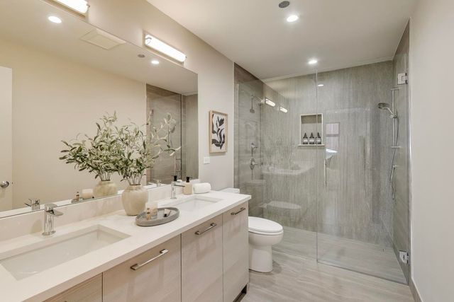 1317 N Western Avenue 504, Chicago, IL 60622