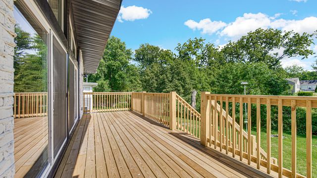 54 Indian Trail, Merrillville, IN 46410