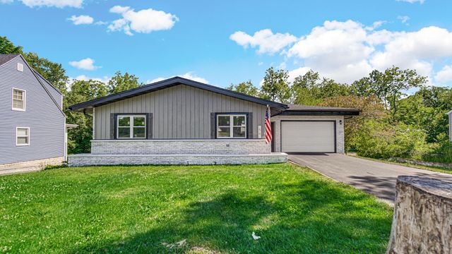 54 Indian Trail, Merrillville, IN 46410