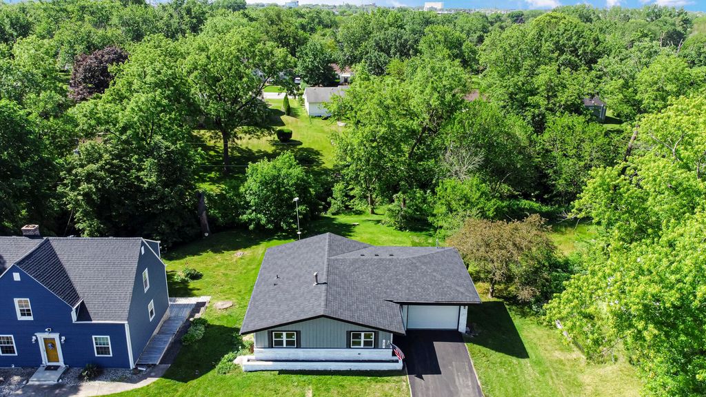 54 Indian Trail, Merrillville, IN 46410