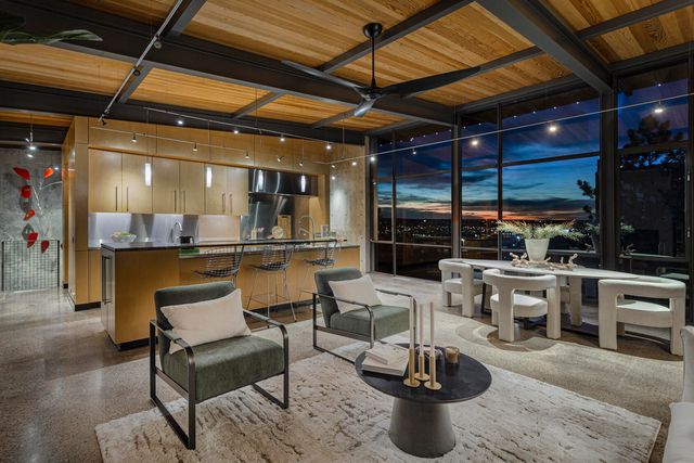 1105 Marquette Place NE, Albuquerque, NM 87106