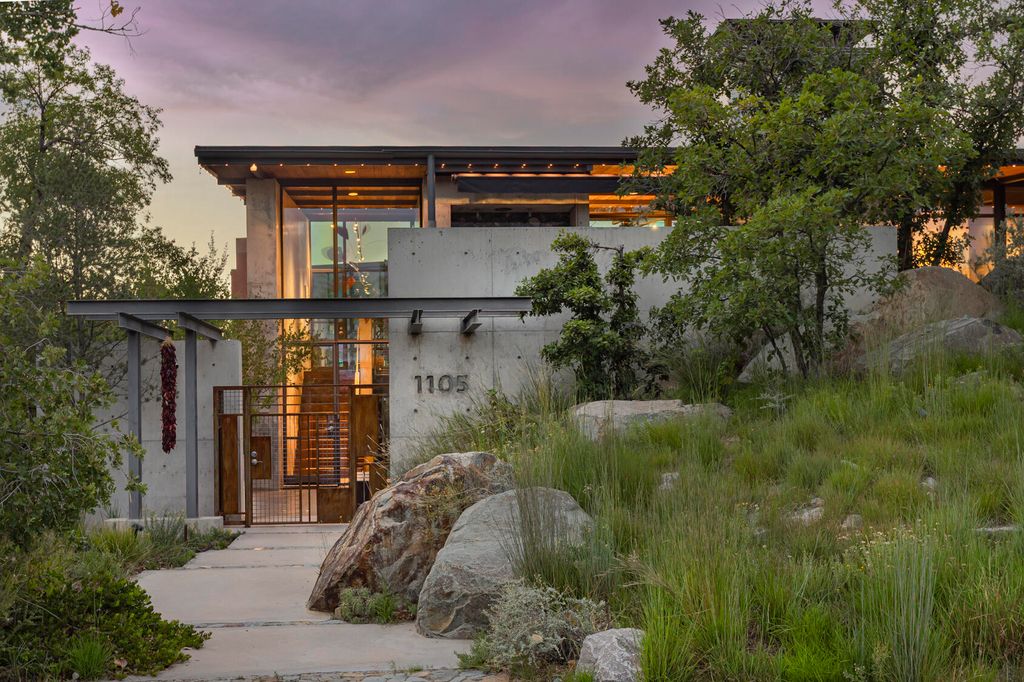 1105 Marquette Place NE, Albuquerque, NM 87106